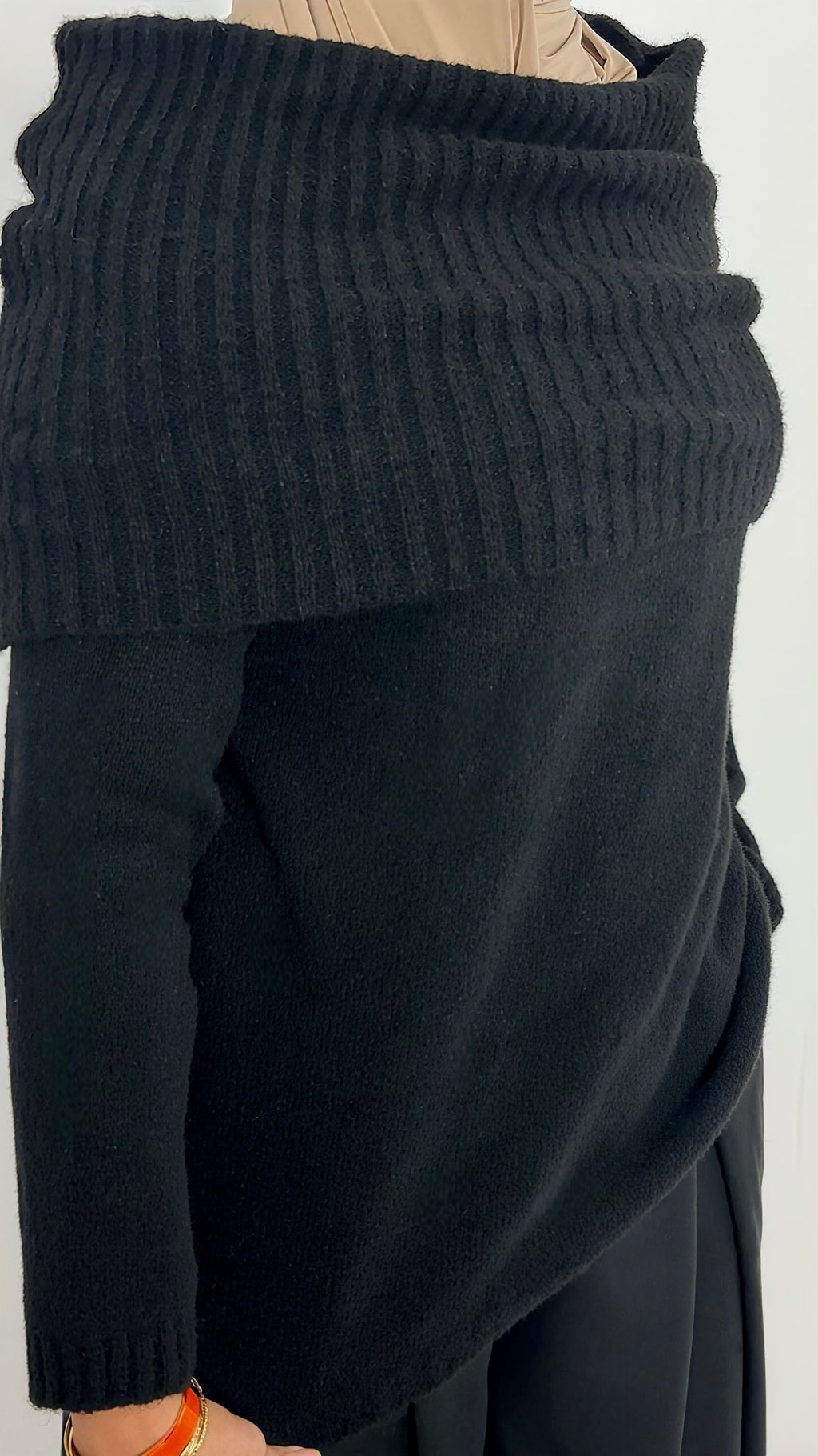 PULL À ÉPAULES DÉGAGÉES