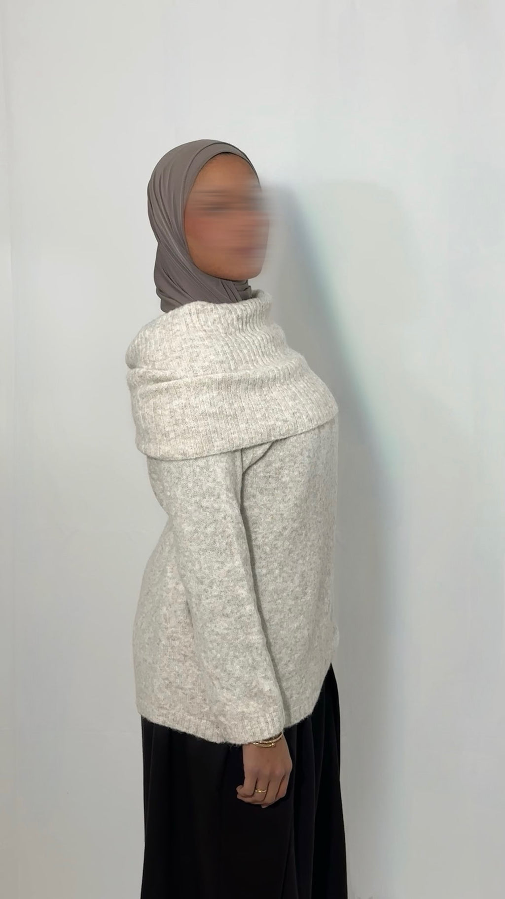 PULL À ÉPAULES DÉGAGÉES